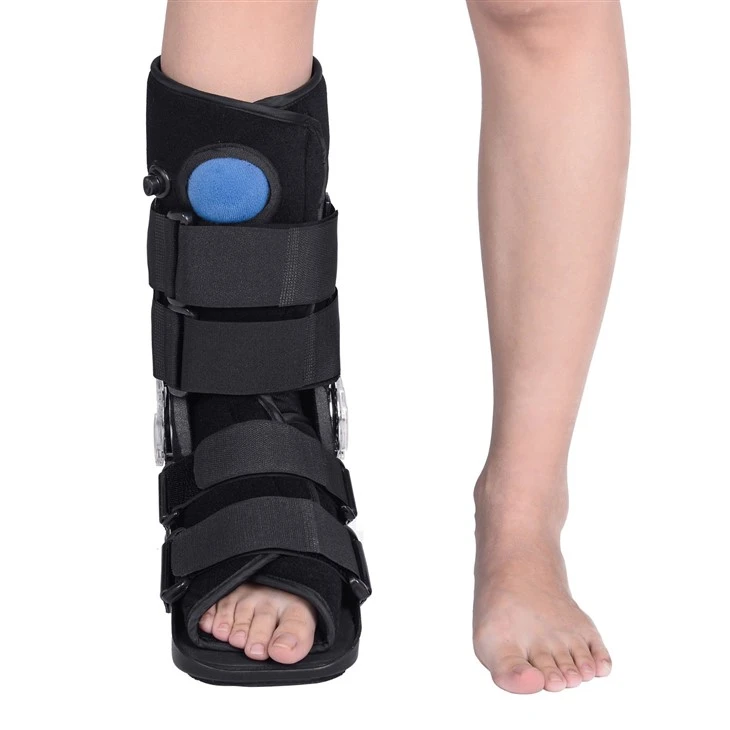 Adjustable chuck walking boots